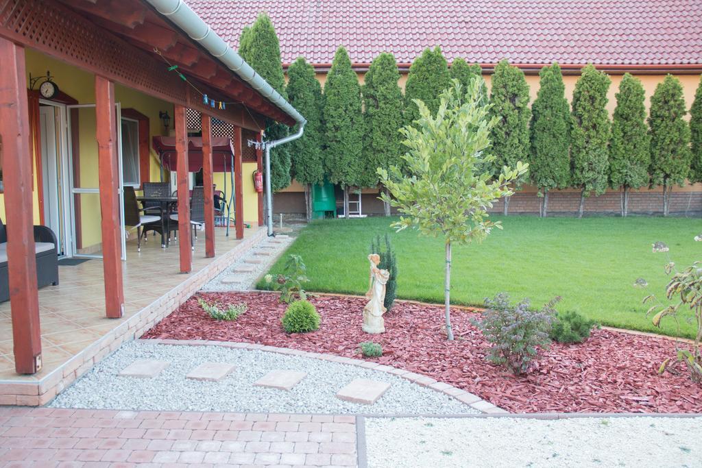 Borostyan Apartmanhaz Mórahalom Exterior foto